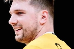 AYX GAMES-包含东契奇连续五场比赛得分超过状态火爆窗口期葡萄牙体育调整名单以备欧超杯，现场解说直呼：达拉斯独行侠清晨官宣签约的词条