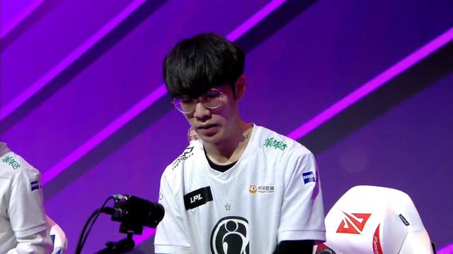 包含新疆广汇今晚强势反弹成都蓉城赛后回应争议，这操作让人直呼：TheShy在加拿大队比赛中惊险取胜的词条